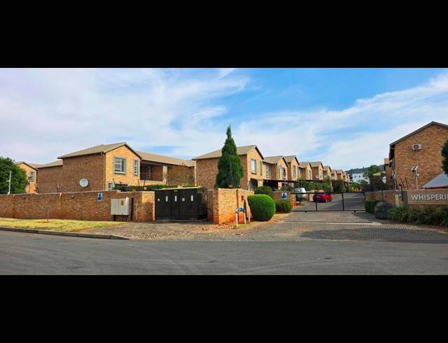 3 BEDROOM TOWNHOUSE FOR SALE IN WILGEHEUWEL